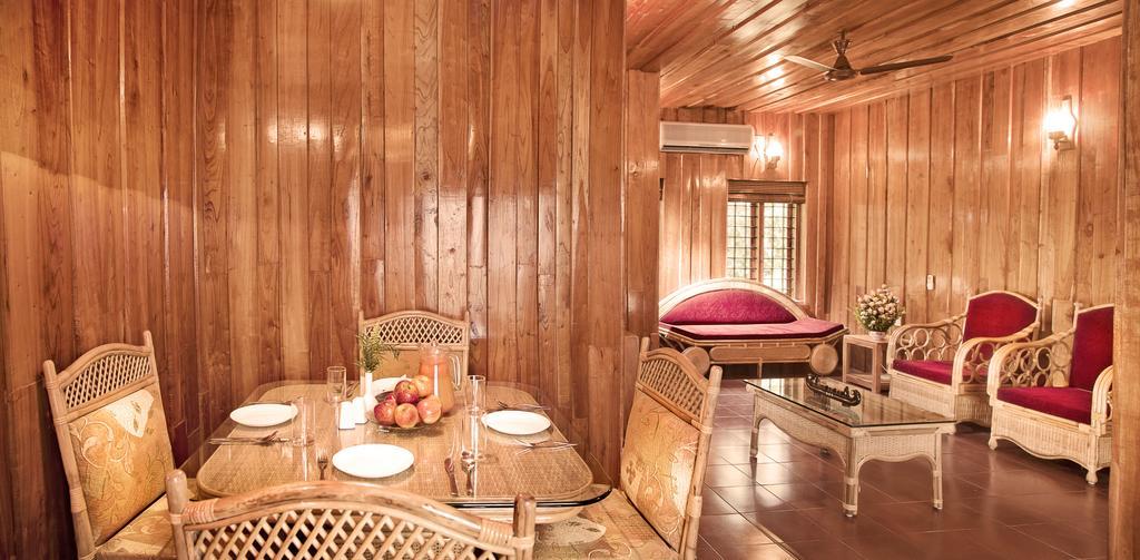 Woods N Spice - Thekkady Hotel Kumily Ngoại thất bức ảnh