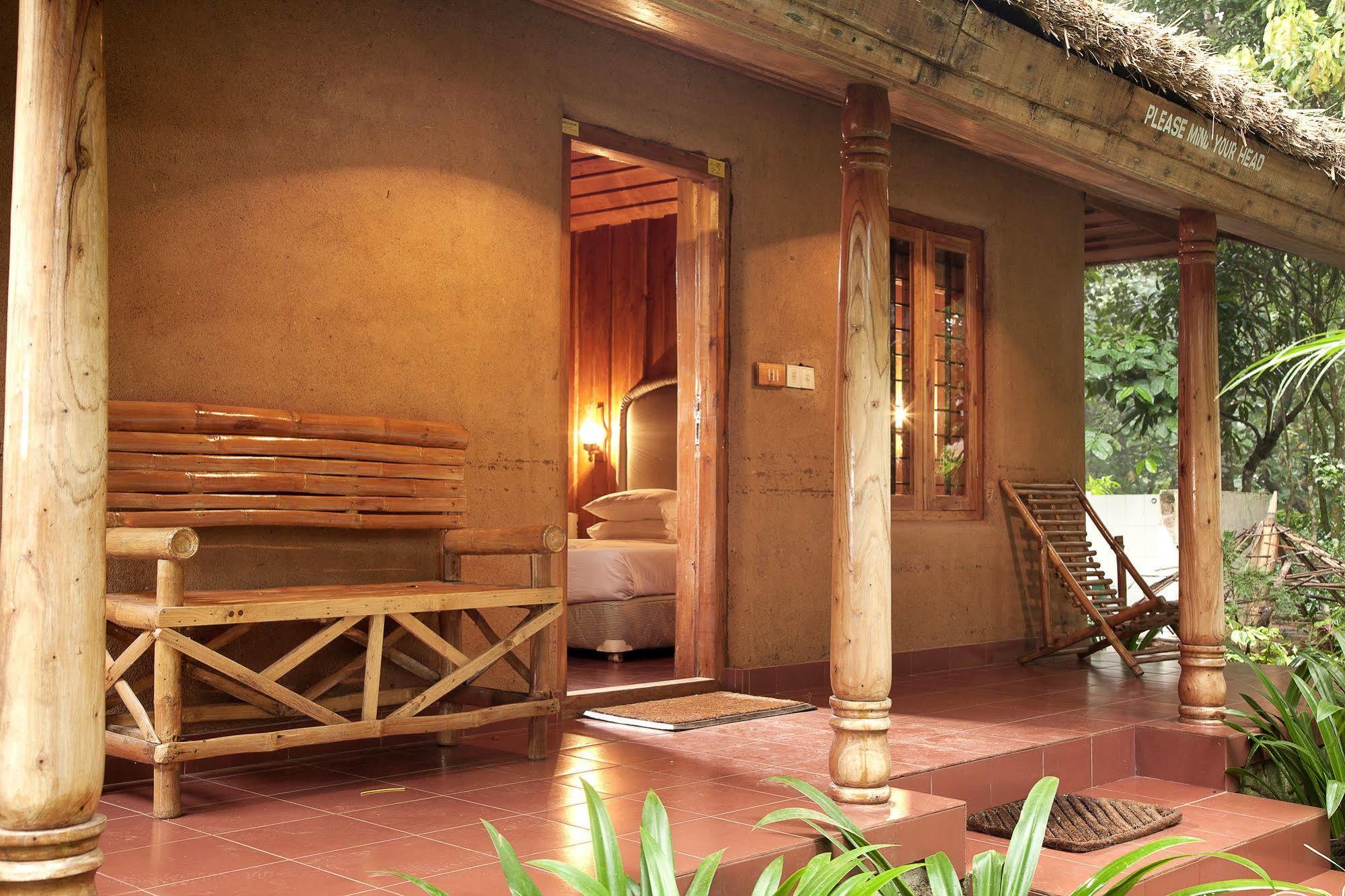Woods N Spice - Thekkady Hotel Kumily Ngoại thất bức ảnh