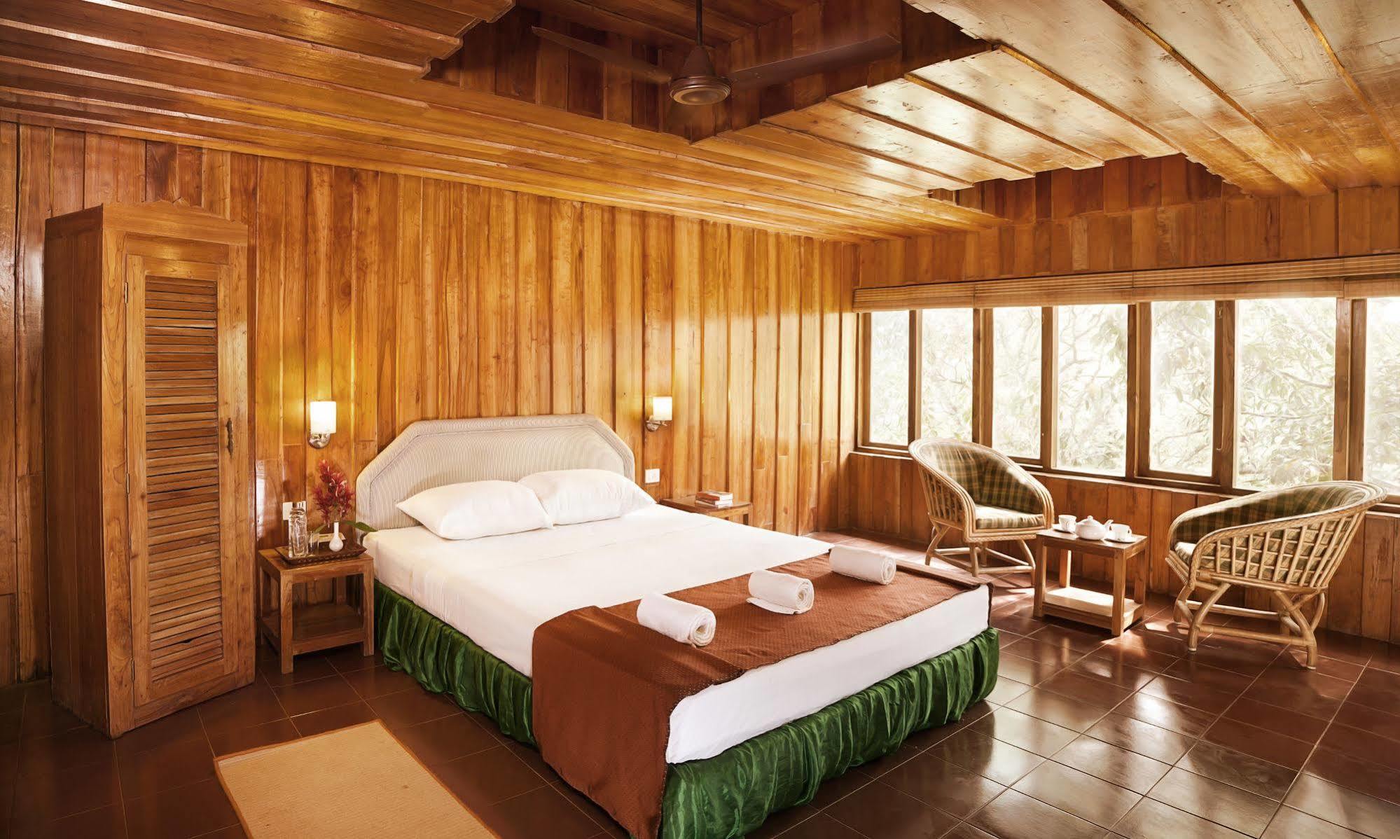 Woods N Spice - Thekkady Hotel Kumily Ngoại thất bức ảnh