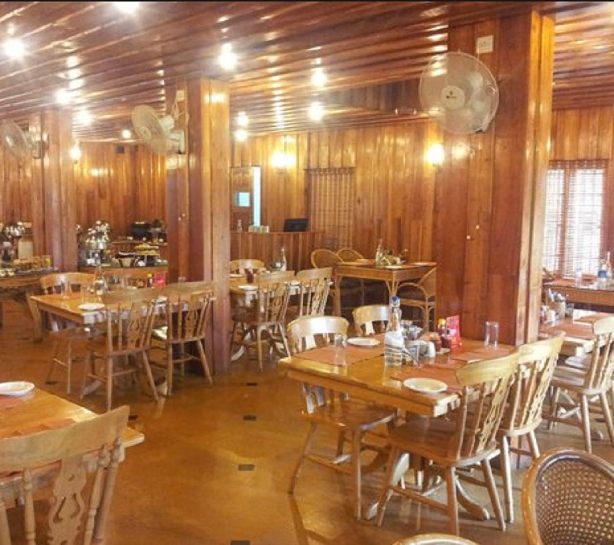 Woods N Spice - Thekkady Hotel Kumily Ngoại thất bức ảnh