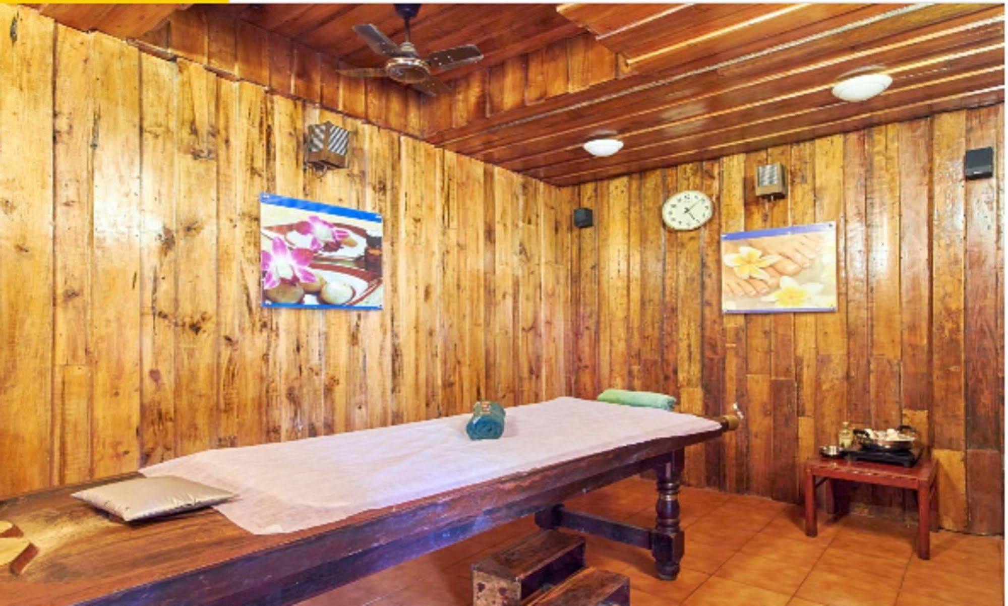 Woods N Spice - Thekkady Hotel Kumily Ngoại thất bức ảnh